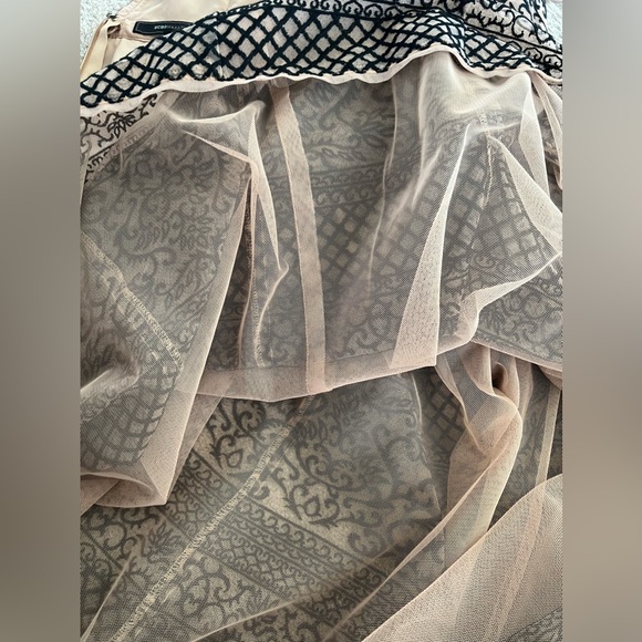 BCBGMaxAzria “Aurora” Embroidered Tulle Gown – Black & Beige – Size 0 - Picture 12 of 15